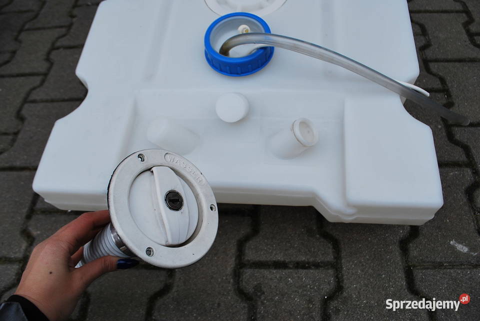 ZBIORNIK NA WODĘ Z POMPKĄ I WLEWEM mazowieckie Grzebowilk