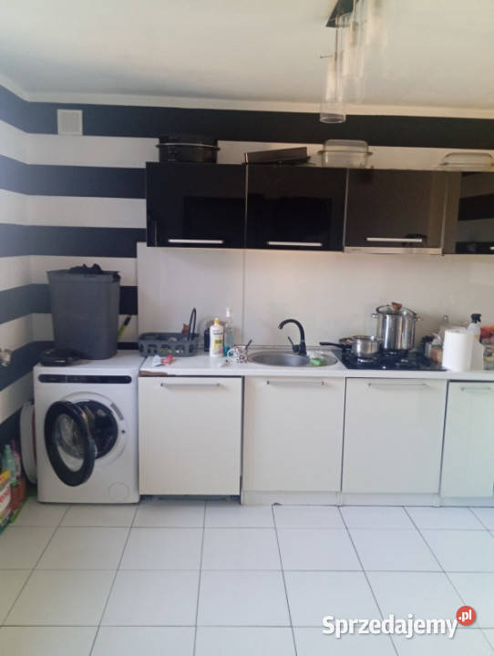 Duży dom o powierzchni 278 M2 z budynkami Lubień