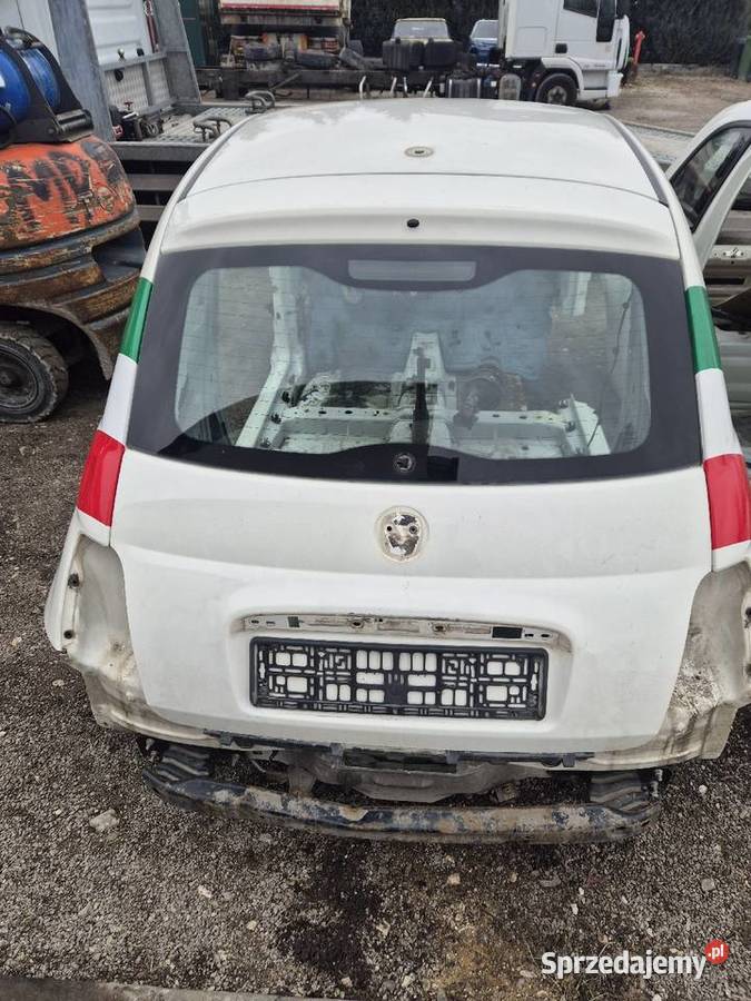 Sprzedam czwiartke fiat 500 Rok produkcji 2010 Zestawy części blacharskich Radomsko