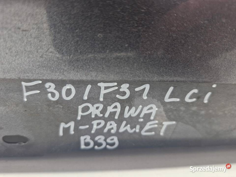 BMW F30 F31 LCI NAKŁADKA LISTWA PROGOWA PRAWA sprzedam