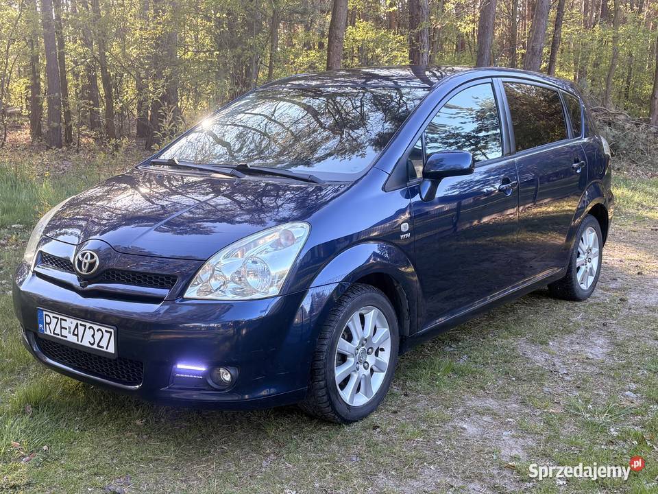 Toyota Verso 7 osobowa 18 Benzyna benzyna Grabiny