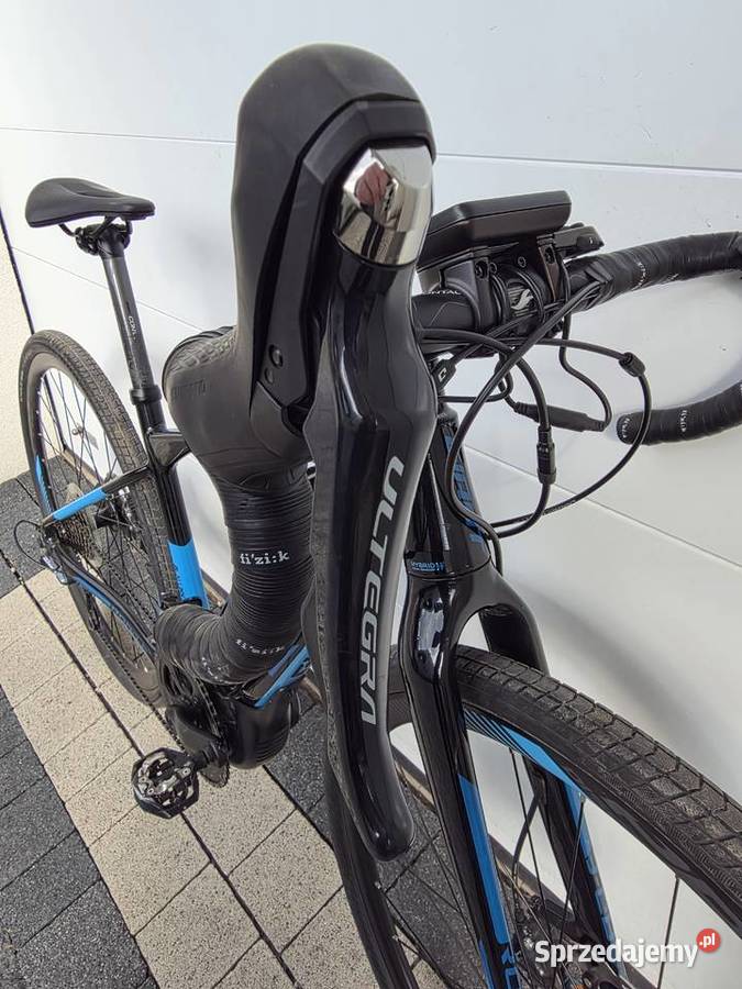 Rower gravel elektryczny GIANT ROAD E 500Wh 2x11