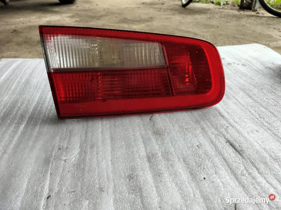 RENAULT LAGUNA II LAMPA TYŁ TYLNA KLAPA Kamień-Kolonia