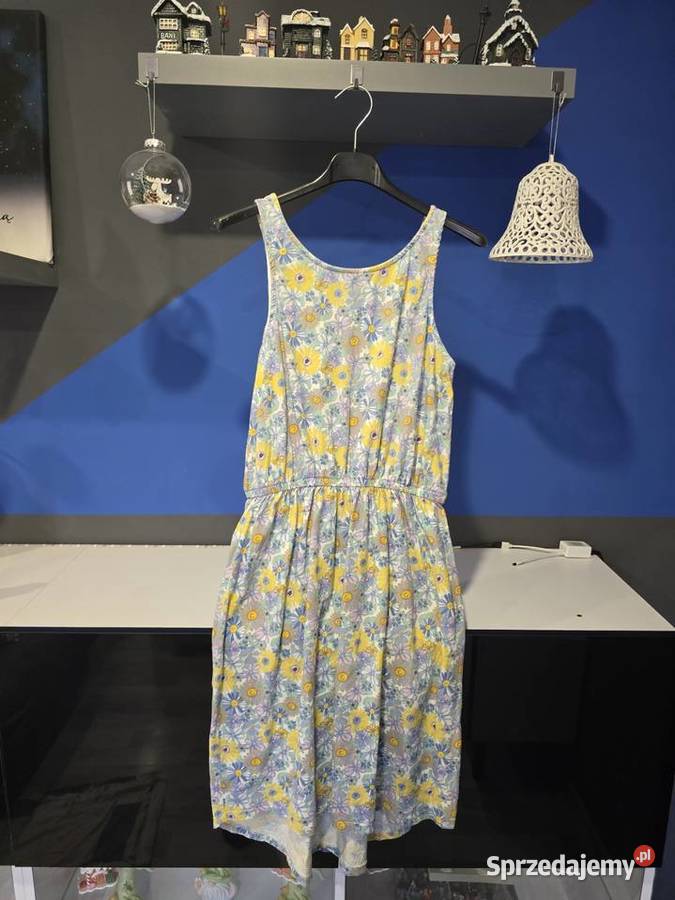 Sukienka w kwiaty UNI SM Bytom