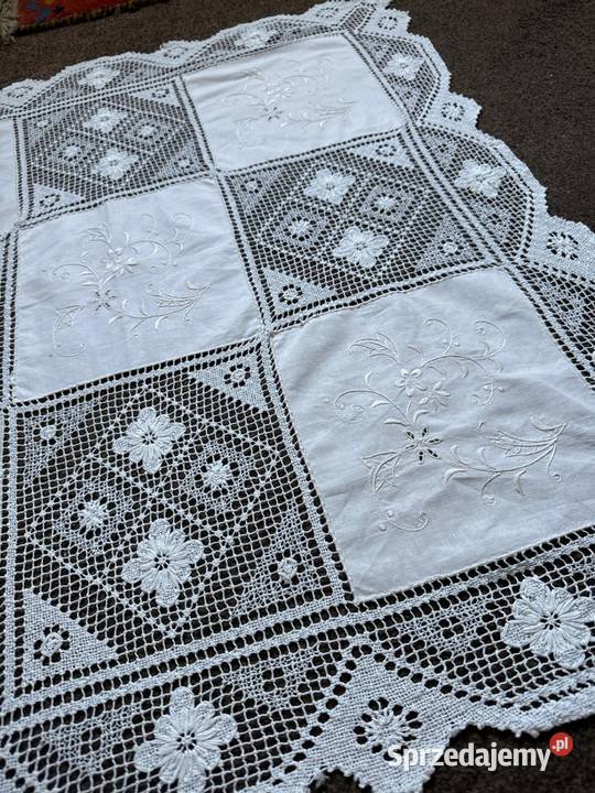 obrus haftowany koronki kołkowe rękodzieło Zabrze