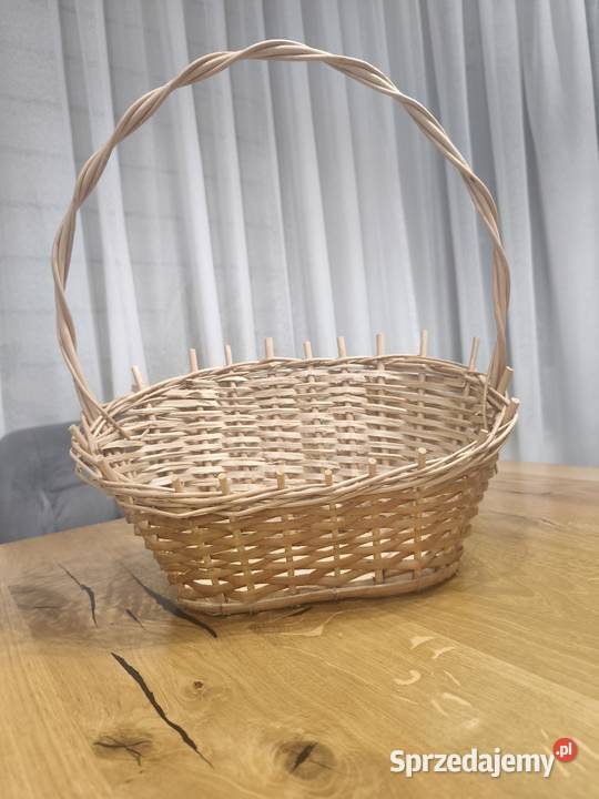 Kosz prezentowy z taśmy