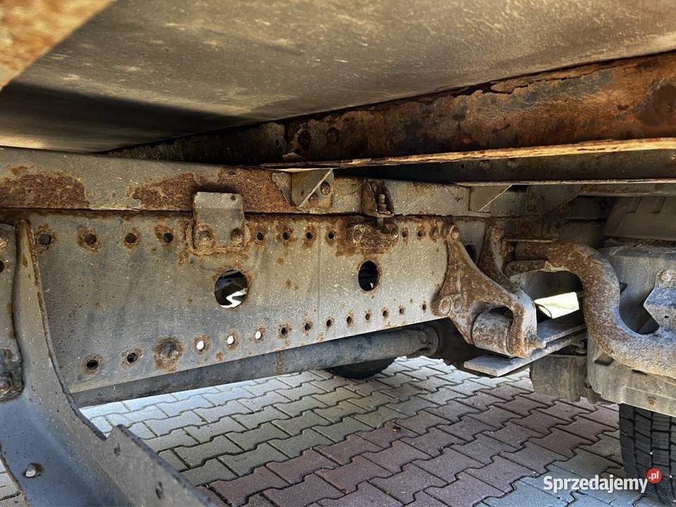 Pomoc drogowa autolaweta laweta Mercedes Atego