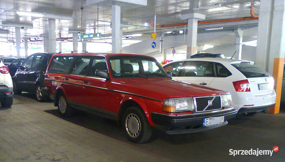 Volvo 240 kombi wszyscy się nim oglądają 267150km Zgierz