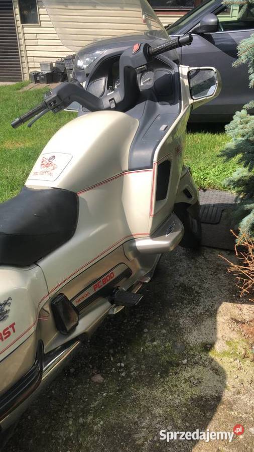 Honda Pacyfic Coast PC 800 Tołcze