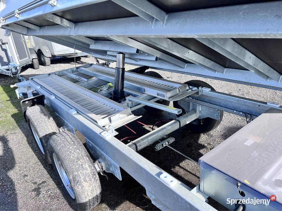 Nowa Wywrotka 3 stronna laweta z najazdami Rok produkcji 2023 Solnica