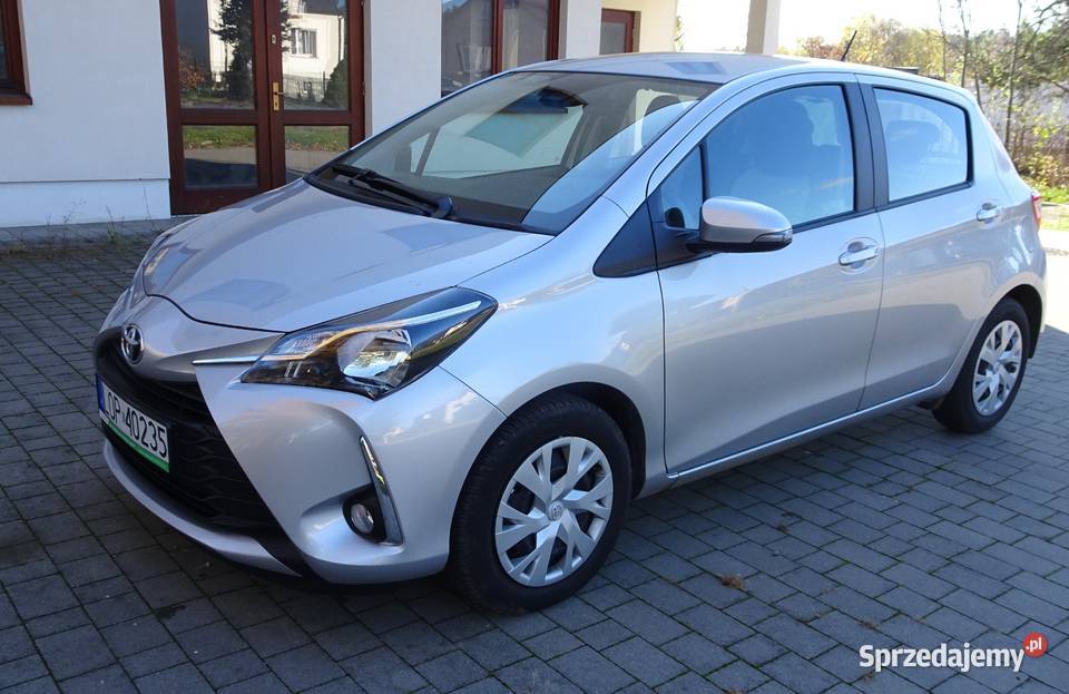 Toyota Yaris 1500 PremiumCity 2017 nieuszkodzony Poniatowa