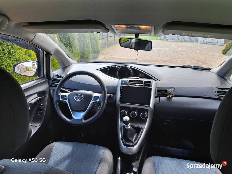 Toyota VERSO 16 BG w b stanie Verso