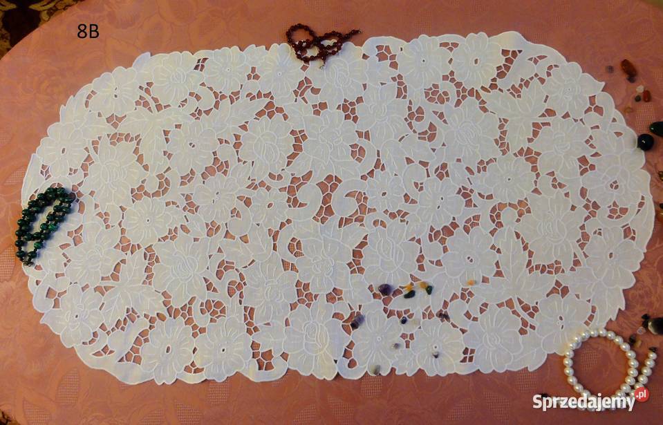 Serweta serwetka bieżnik bogato haftowany Bukiet