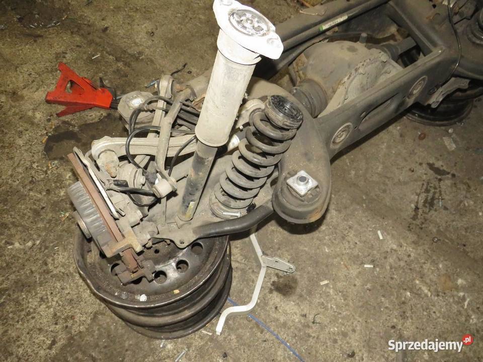 BELKA ZAWIESZENIA TYŁ KOMPLET MERCEDES W205