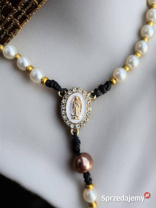 Ręcznie robiony różaniec z korali perłowych Sanok