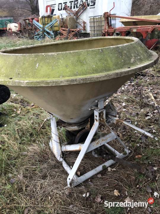 Siewnik nawozu sądowniczy nieuszkodzony Siewniki i sadzarki Puławy
