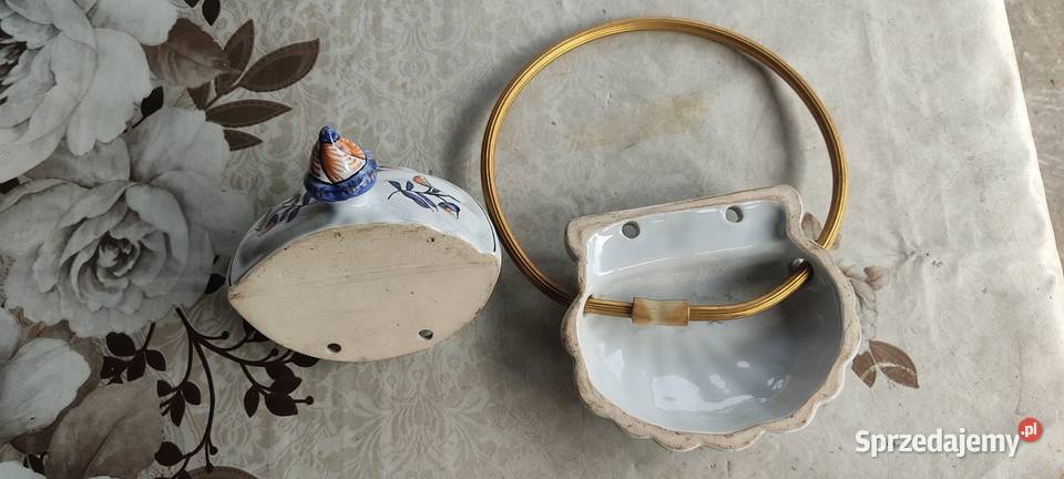 Mydelniczka i wieszak na ręcznik porcelana