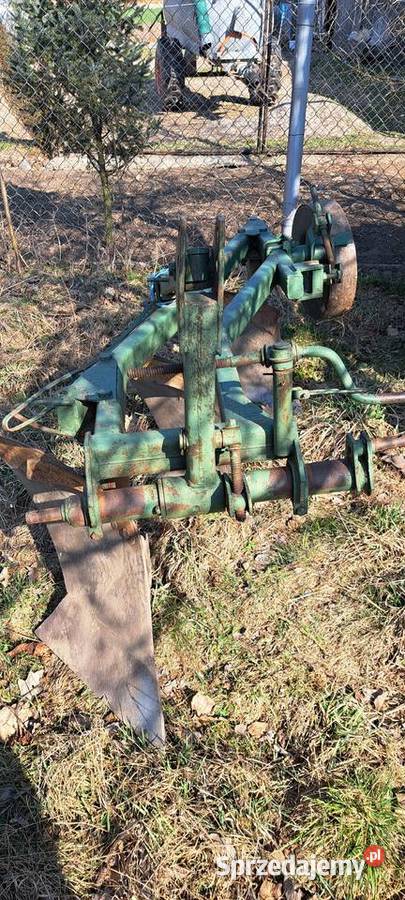 Pług trojskibowy rozsiewacz do nawozu kosiarka nieuszkodzony Gałki