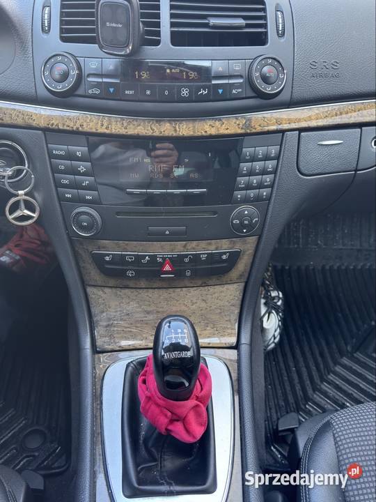 Sprzedam Mercedesa E klasa kombi 2005 r 22diesel przyciemniane szyby Koło