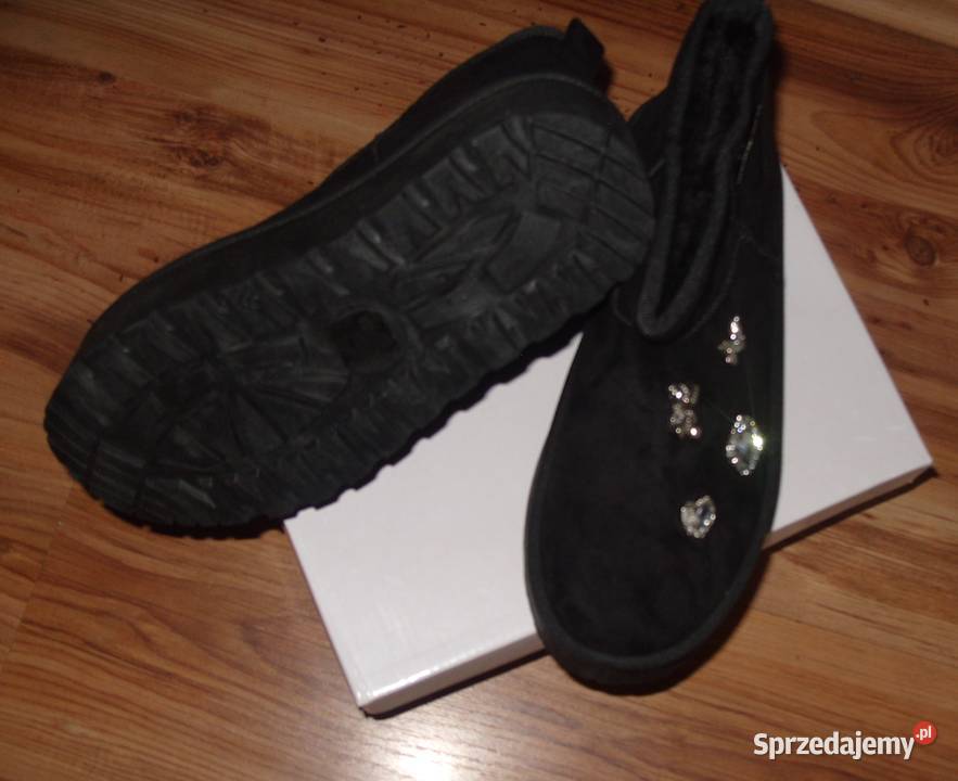 krótkie kozaczki śniegowce z cyrkoniowymi Kozaki sprzedam