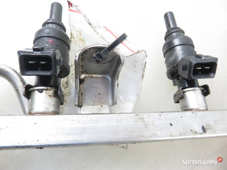 LISTWA WTRYSKOWA VW BORA 18 06A906031D