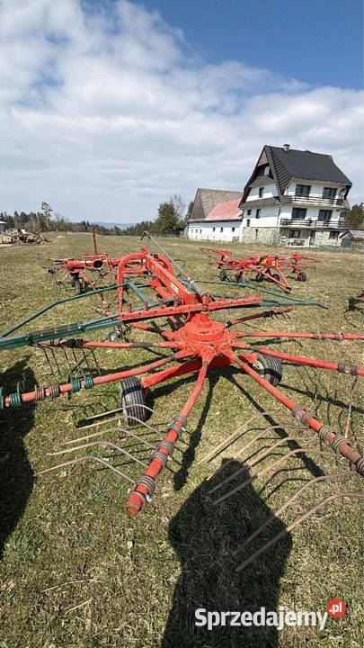 Zgrabiarka do siana Karuzela VN320 Walek w Maruszyna