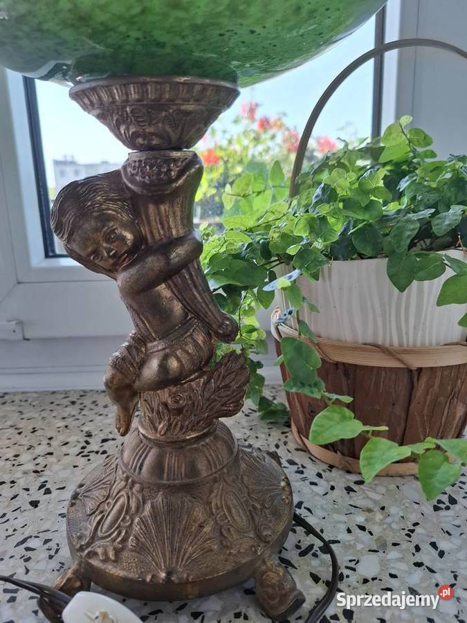 Lampa stołowa z zielonym kloszem