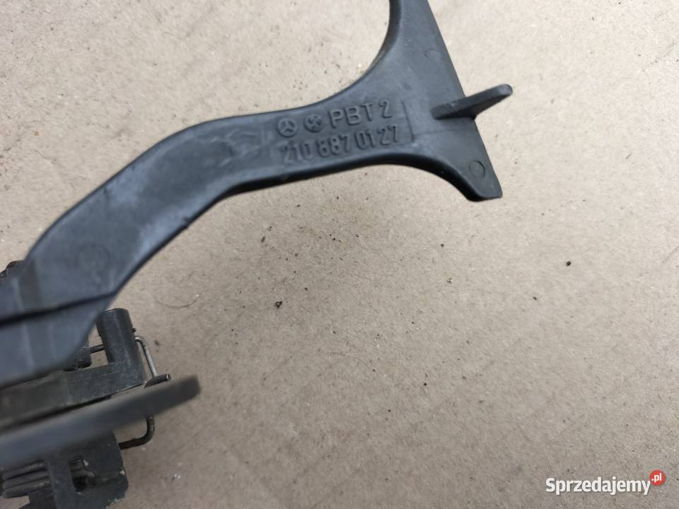 Mercedes W210 W 210 2108870127 UCHWYT RĄCZKA osobowe Kamień-Kolonia