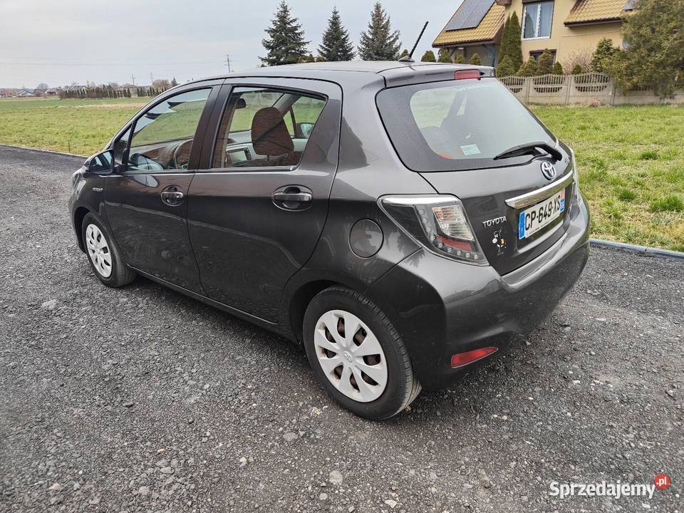 Toyota Yaris Hybrid klima temomat Łąkociny