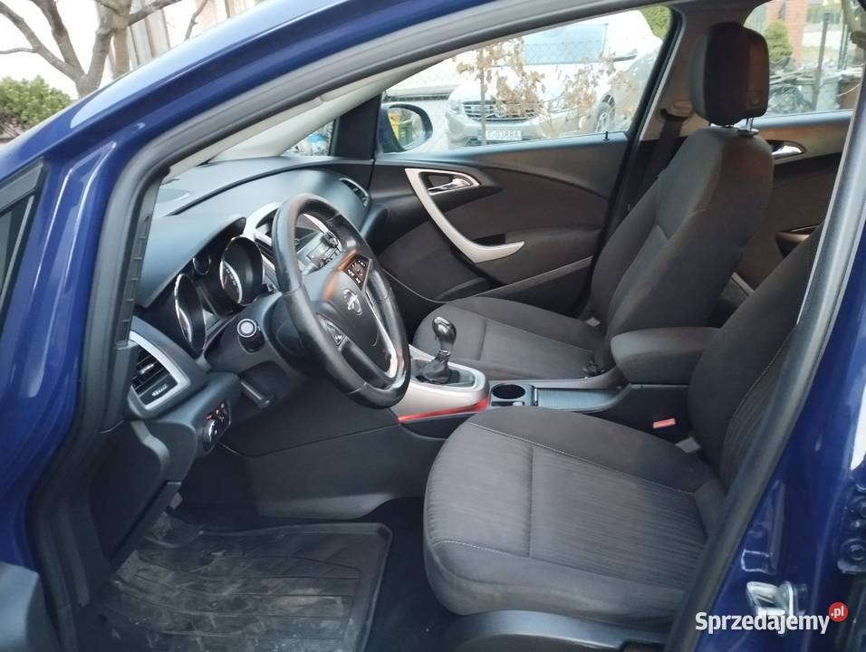 Sprzedam Opla Astrę salon Polska 17 CDTI 110 elektryczne szyby