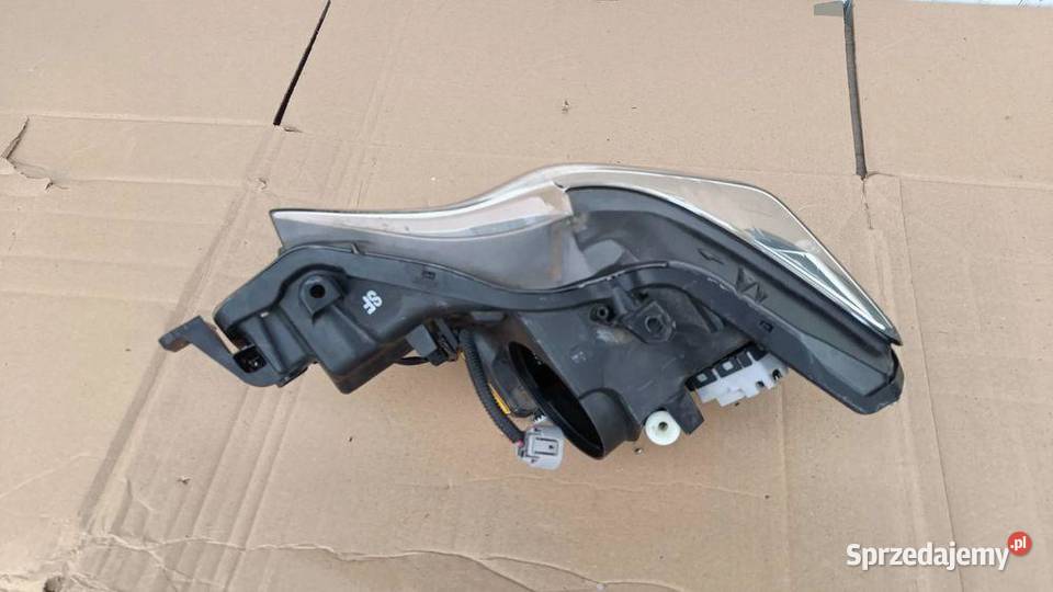 LEXUS IS ISF III XENON LAMPA PRAWA PRZÓD sprzedam