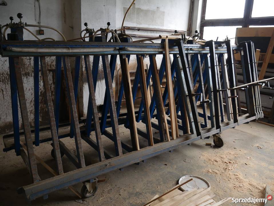 Prasa trapezowa pneumatyczna Produkcja