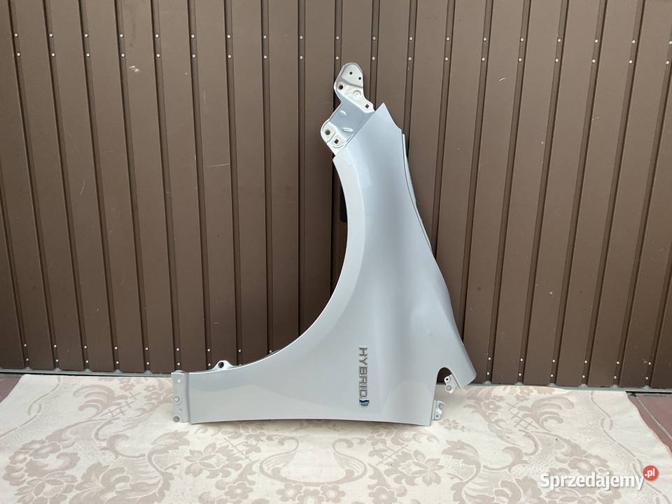 Błotnik Prawy Przód Toyota AURIS hybrid 2012 osobowe wielkopolskie Pleszew