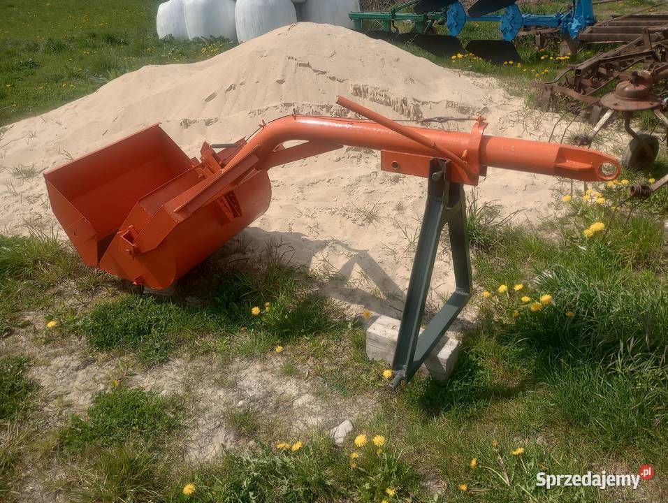 Ładowacz na tył ciągnika Huta Nowa