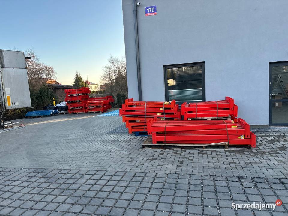 Konstrukcja stalowa słupy na hale magazynową