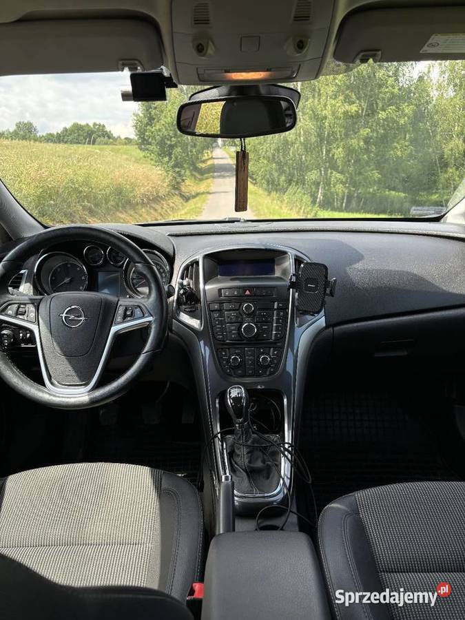 Opel Astra J sedan Salon Polska diesel Zabratówka sprzedam