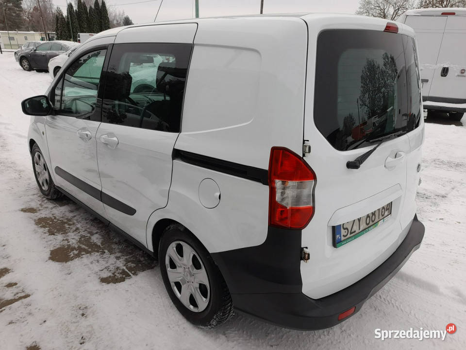 Ford Transit Courier ładny zarejestrowany i isofix Lipiany