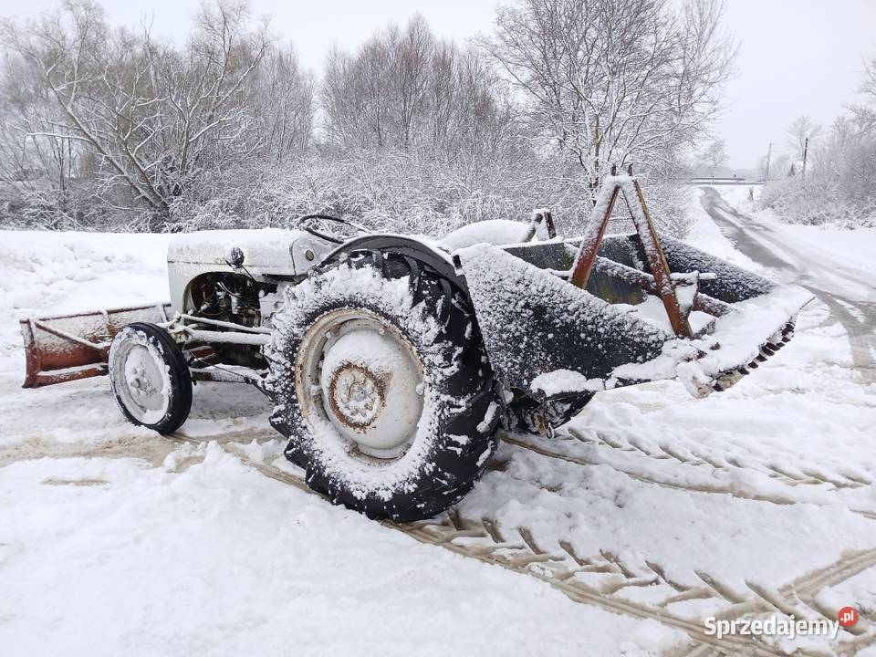 Ciągnik Mf Ta 20 ładny Nowy Korczyn sprzedam