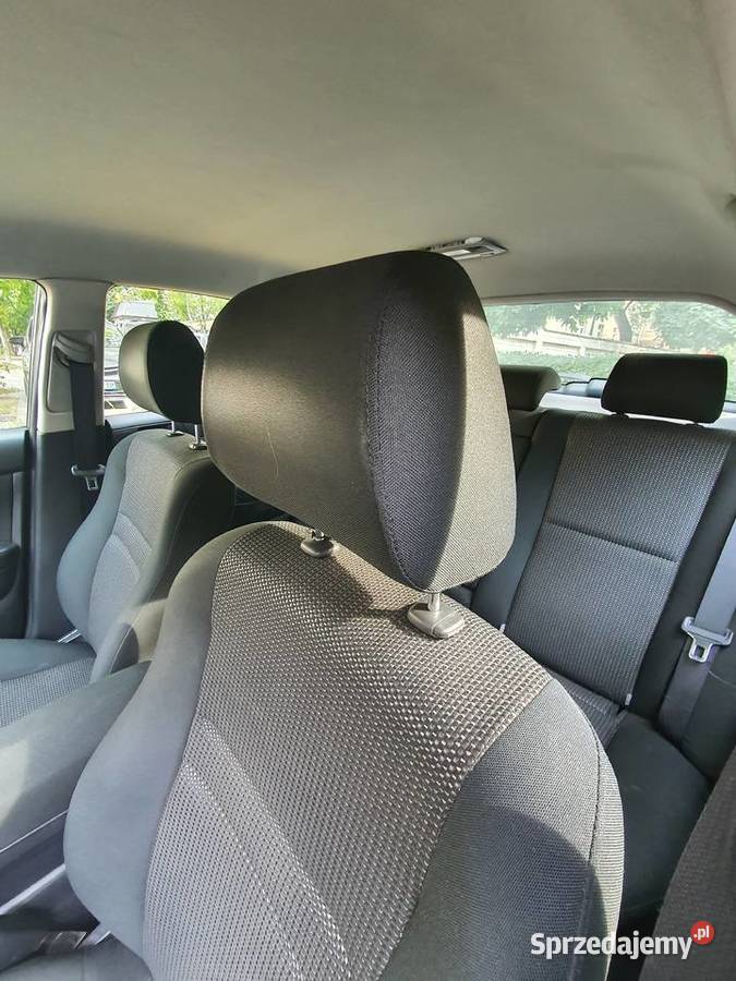 Avensis 2007r benzyna Warszawa