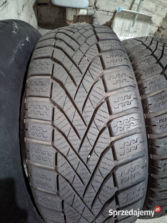 Opony zimowe 18565R15 Falken Eurowinter HS02