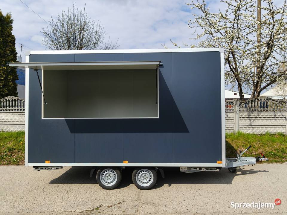przyczepa handlowa z wyposażeniem Jarocin