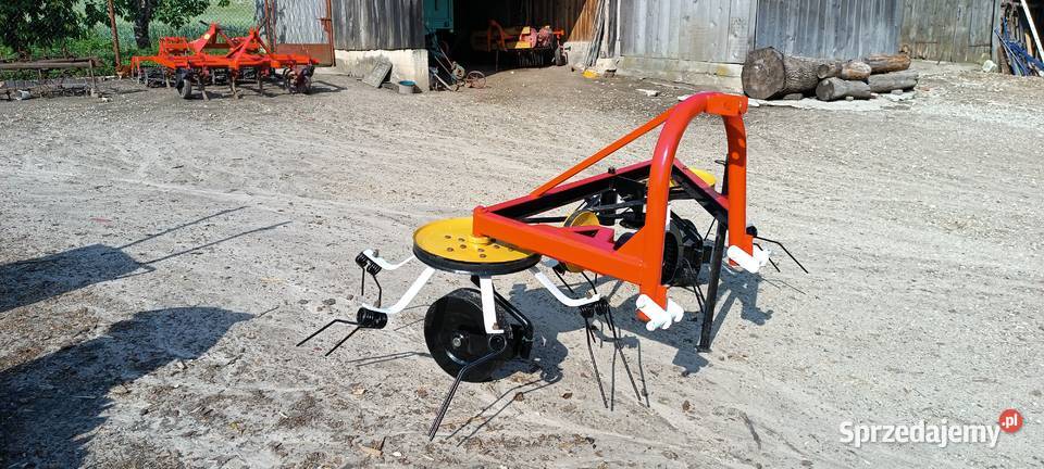 Przetrząsarka do siana Zgrabiarki i przetrząsacze Karsznice