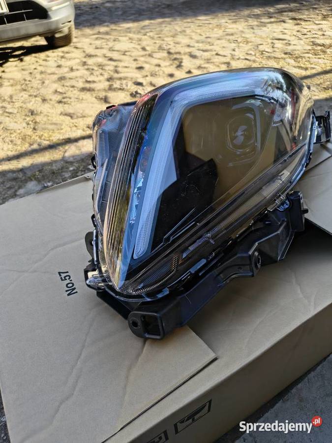 SprzedamPrawy leflektor do Suzuki Swift 2024r Lampy przednie mazowieckie Warszawa sprzedam