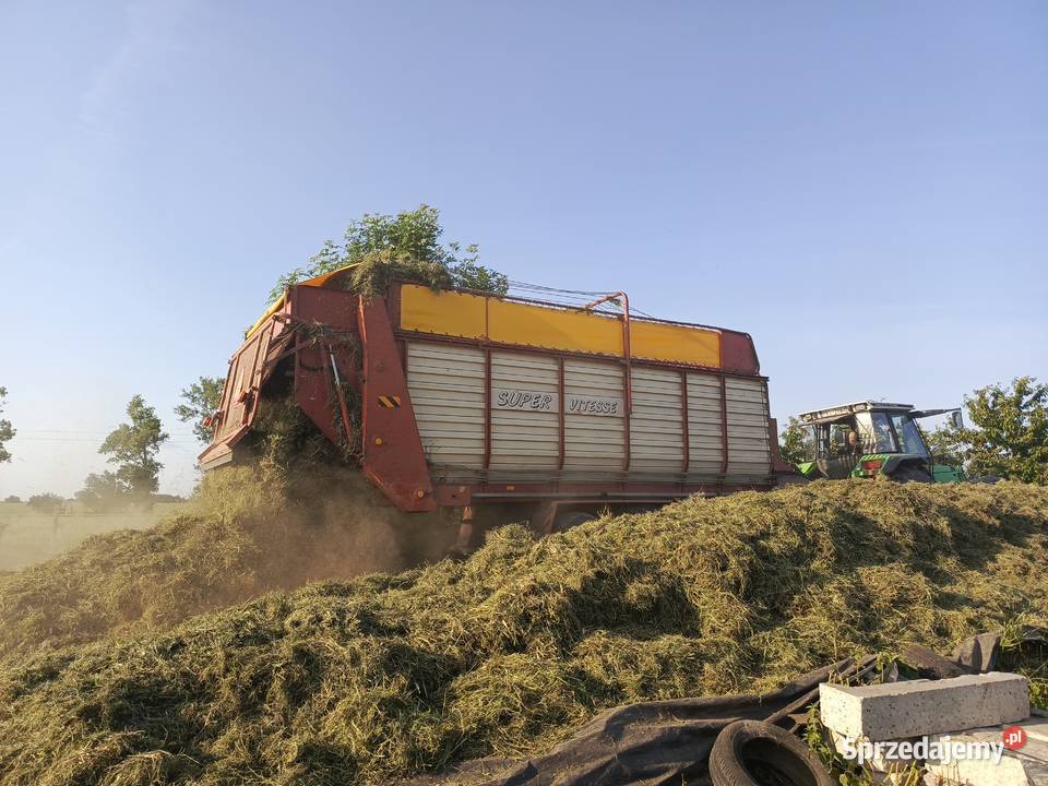 Przyczepa samozbierająca Strautmann Super Koło
