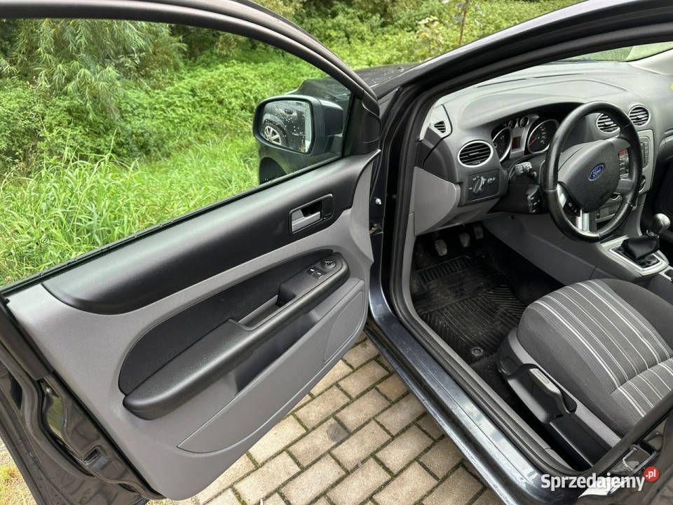 Ford Focus Titanium mocna benzyna podgrzewana komputer pokładowy pomorskie
