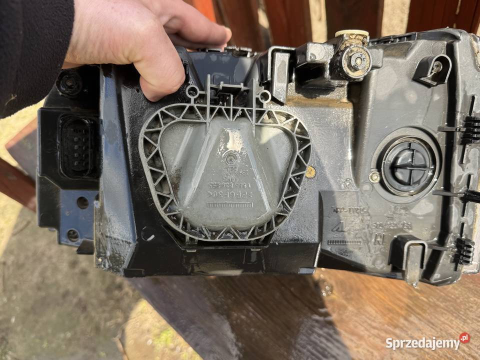 Sprzedam Reflektory lampy do VW T5 stan idealny Piączyn
