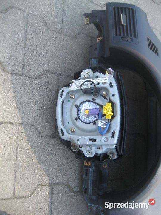 audi a4 b6 małysz 0104r deska rozdzielcza osobowe Rakoniewice
