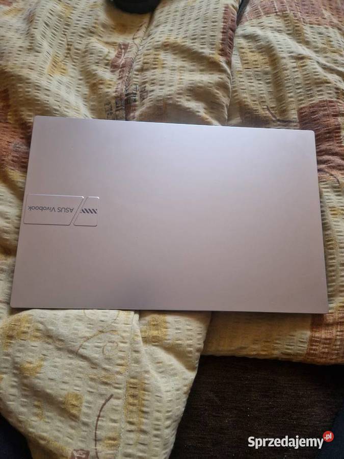 Laptop ASUS VivoBook 17 Asus Radom