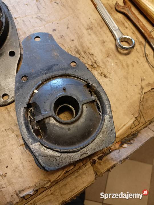 Poduszki silentbloki tylne Skoda 105 tylnego osobowe Gdańsk