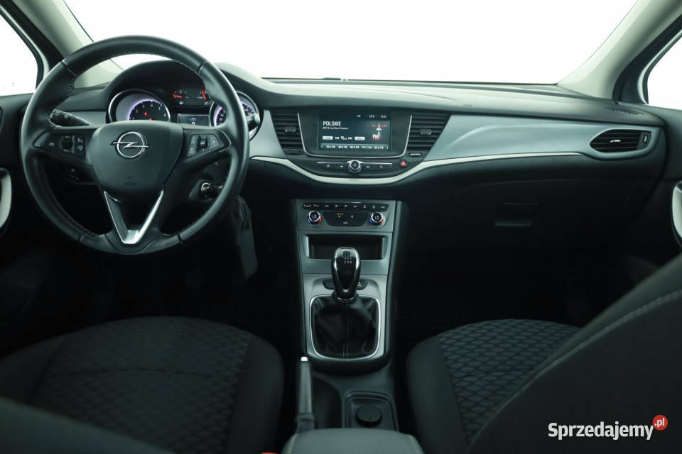 Opel Astra 12 Turbo manualna